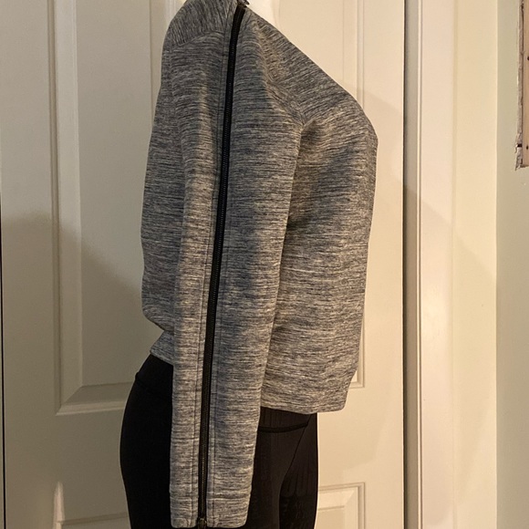 EUC luluemon LAB sweatshirt - Picture 2 of 4